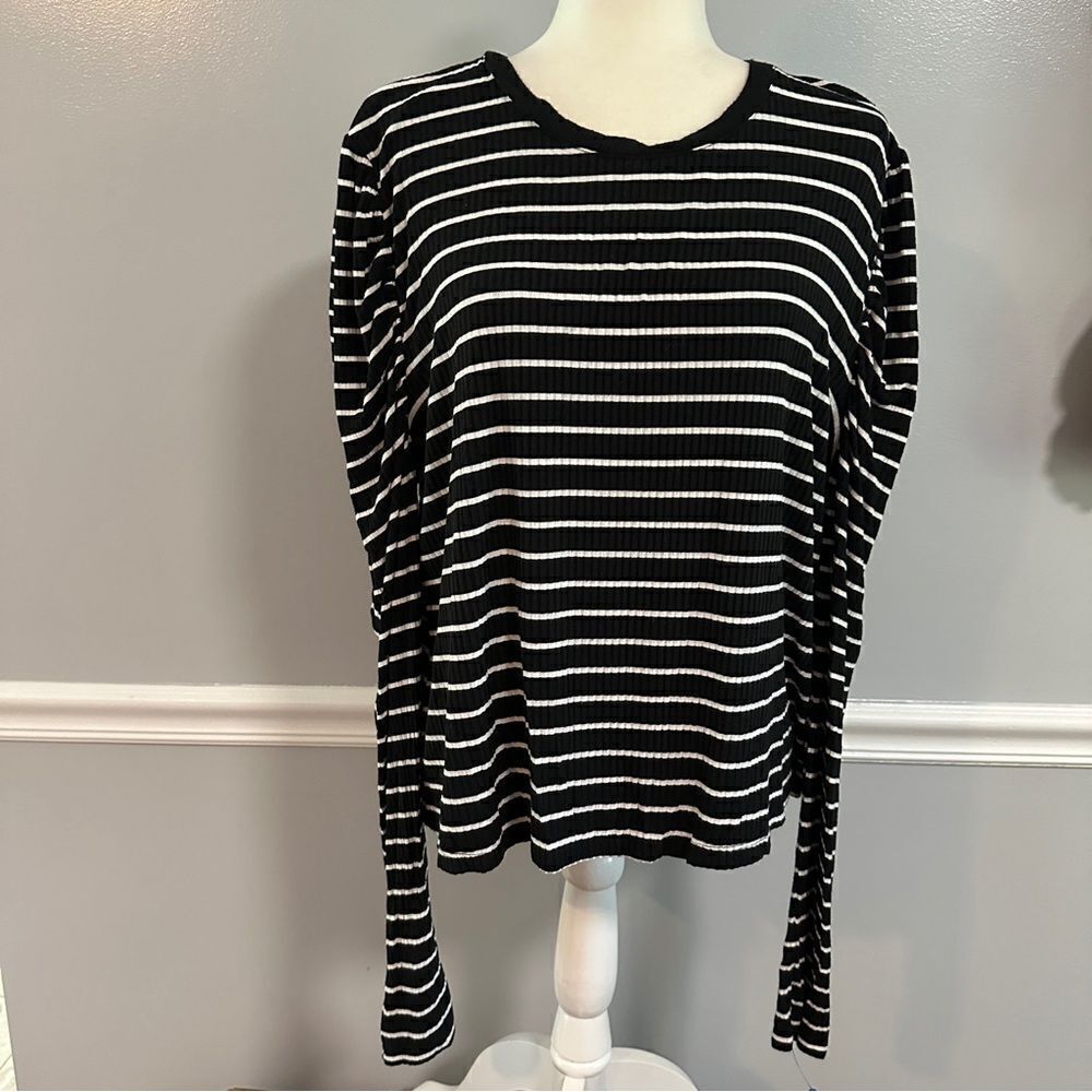 Versona black and white striped shirt, long sleeves  size XXL